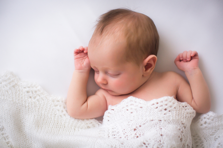 How to pose newborns naturally, Denver newborn photographer, boulder baby photographer, jenni maroney