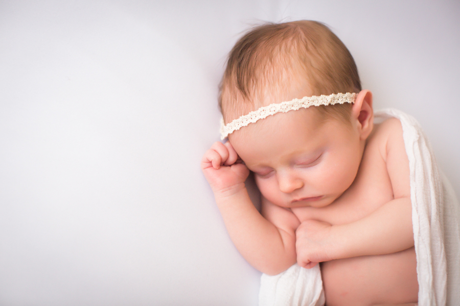 How to pose newborns naturally, Denver newborn photographer, boulder baby photographer, jenni maroney